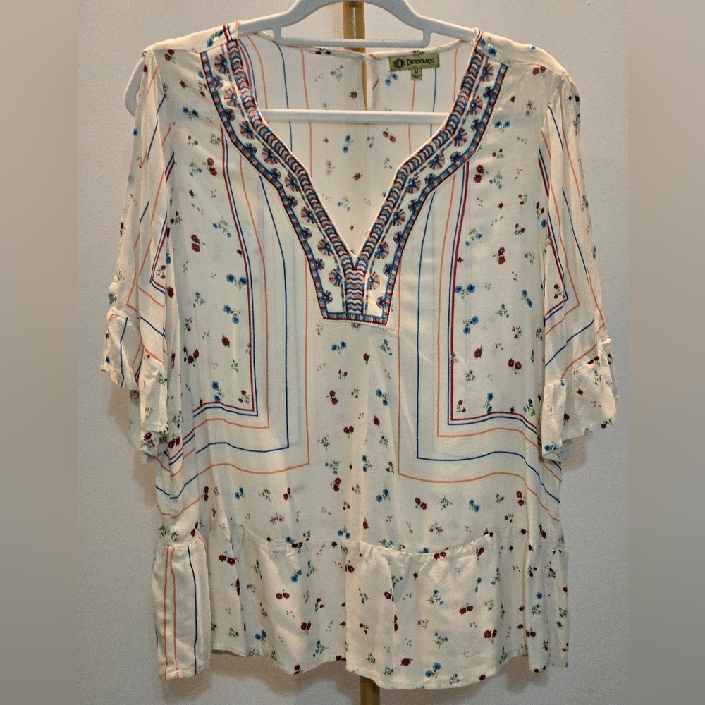 Democracy Blue and White Wave Pattern Casual Shirt Size Medium